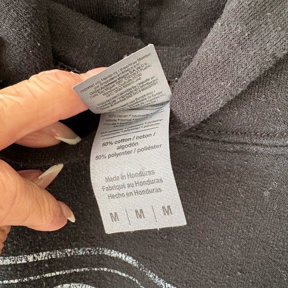 Men’s medium black hoodie - Picture 3 of 3